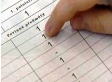 ODMĚNA ZA VYSVĚDČENÍ PRO ŽÁKY A STUDENTY ODMĚNA ZA VYSVĚDČENÍ PRO ŽÁKY A STUDENTY